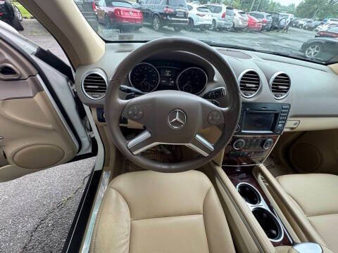 2011 Mercedes-Benz M-Class Image 25