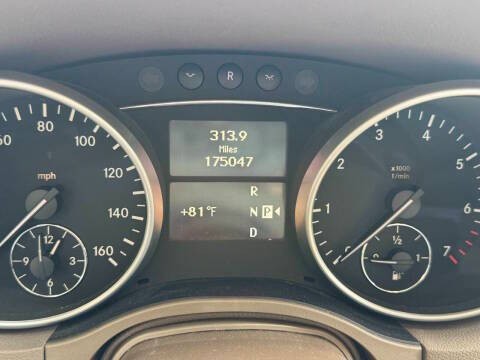 2011 Mercedes-Benz M-Class Image 26