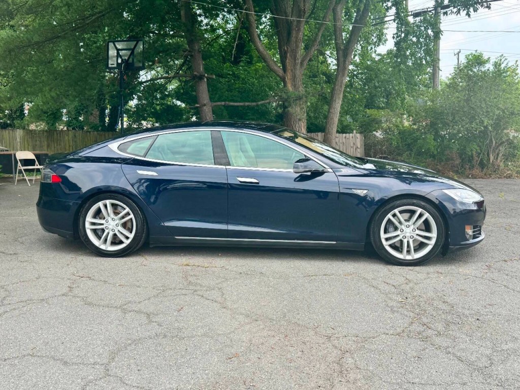 2013 Tesla Model S Image 4