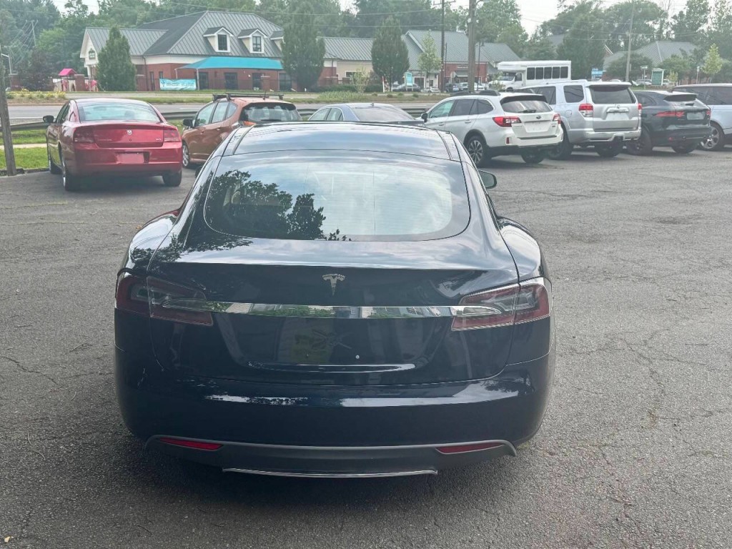2013 Tesla Model S Image 5