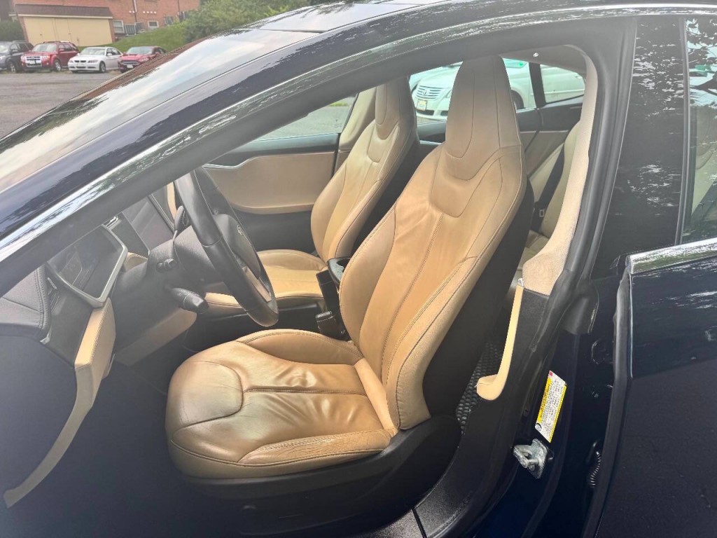 2013 Tesla Model S Image 9