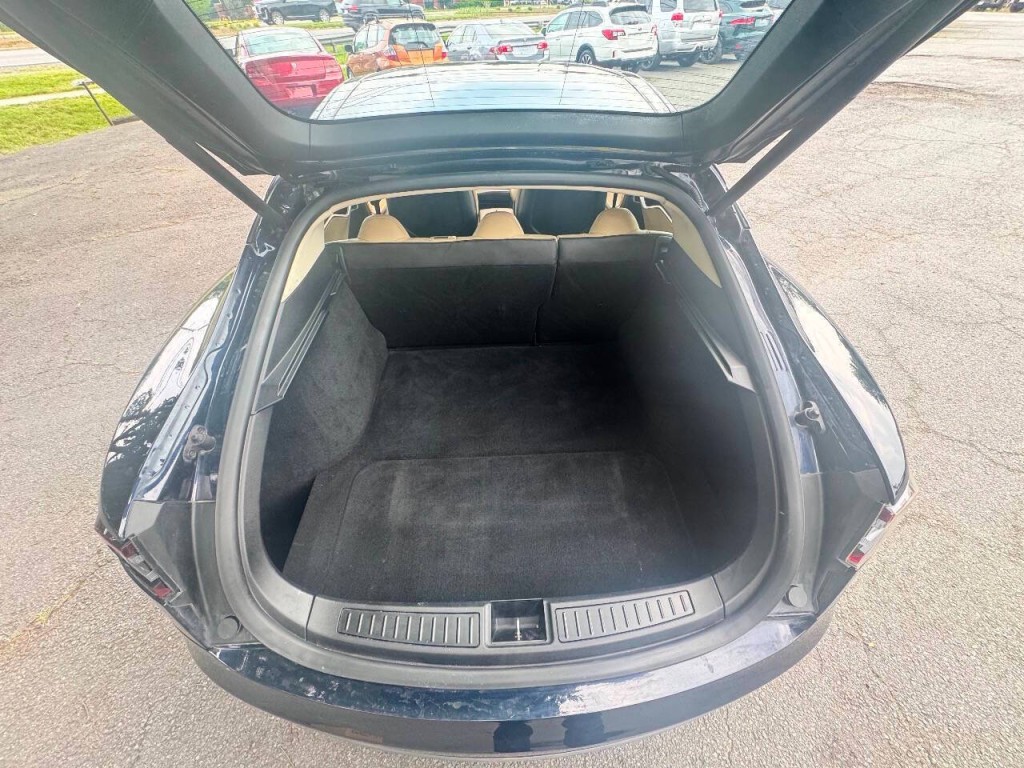 2013 Tesla Model S Image 13