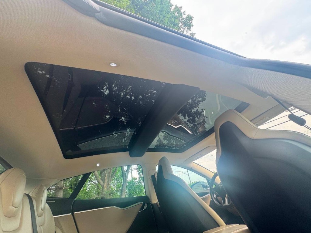 2013 Tesla Model S Image 29