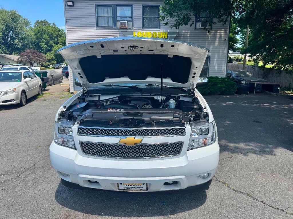 2014 Chevrolet Suburban Image 15