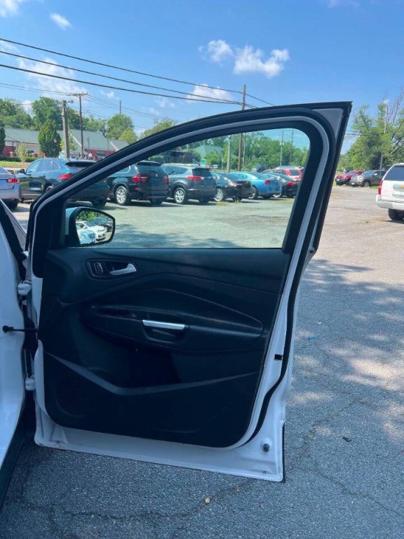 2017 Ford Escape Image 10