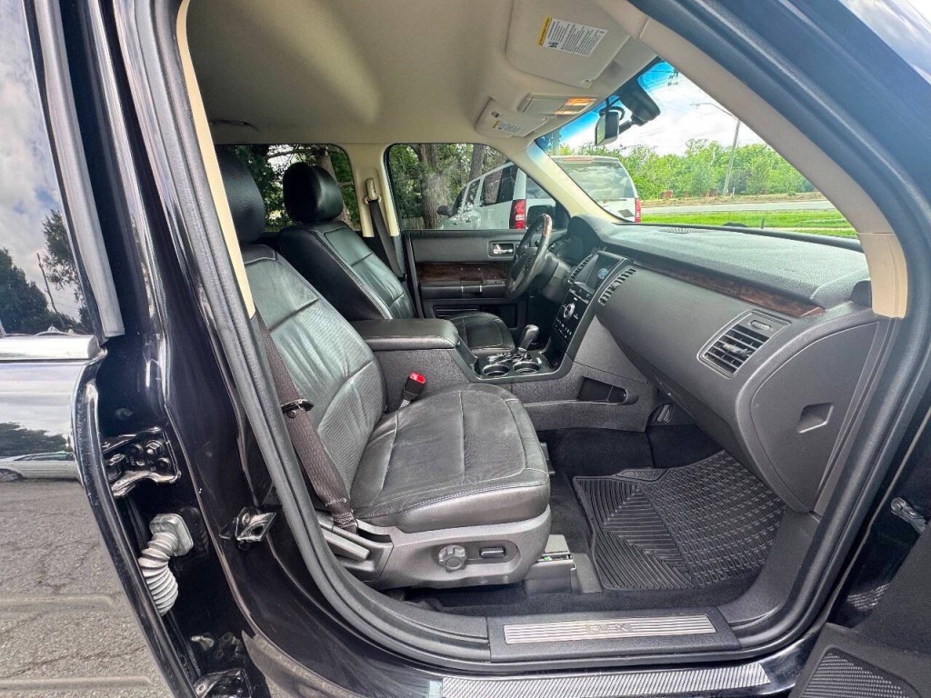 2019 Ford Flex Image 16