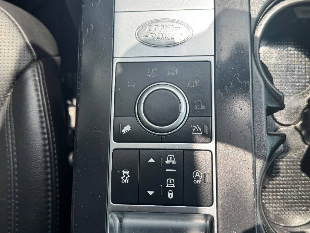 2020 Land Rover Discovery Image 21
