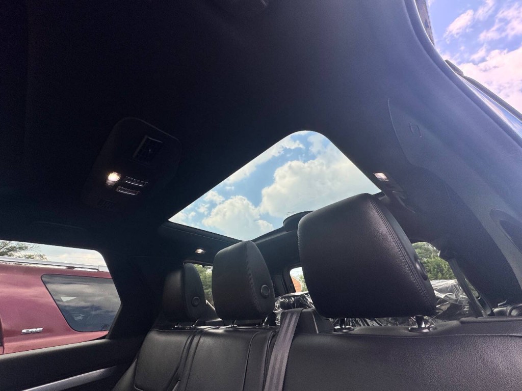 2020 Land Rover Discovery Image 30