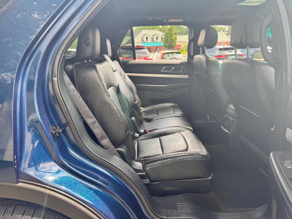 2016 Ford Explorer Image 16