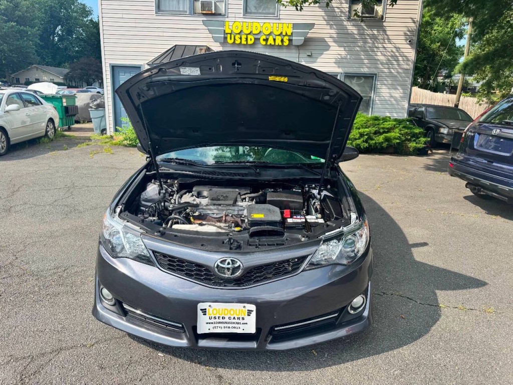 2013 Toyota Camry Image 20