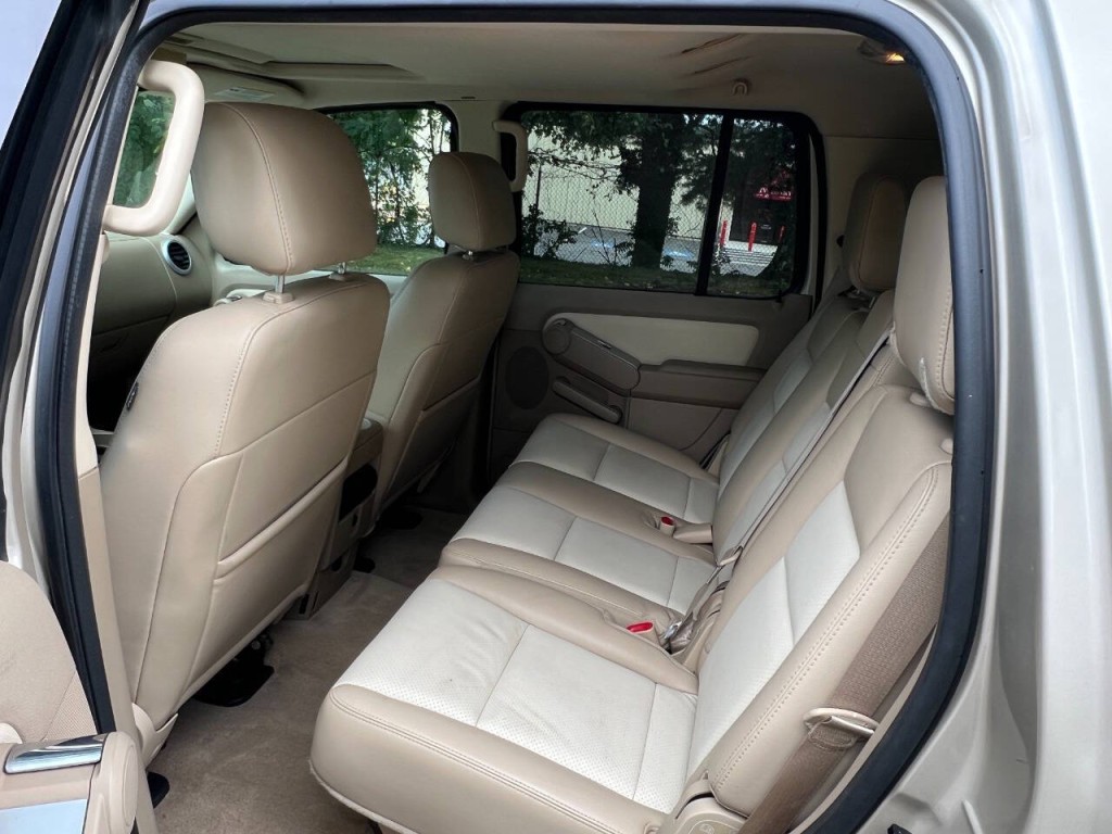 2007 Mercury Mountaineer Image 11