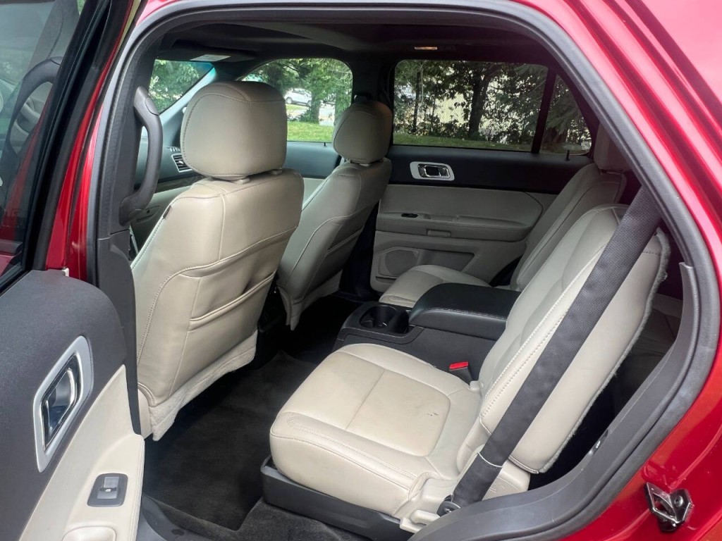 2015 Ford Explorer Image 11