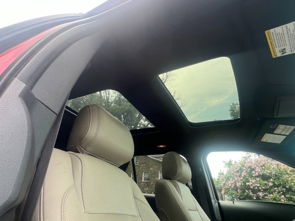 2015 Ford Explorer Image 22