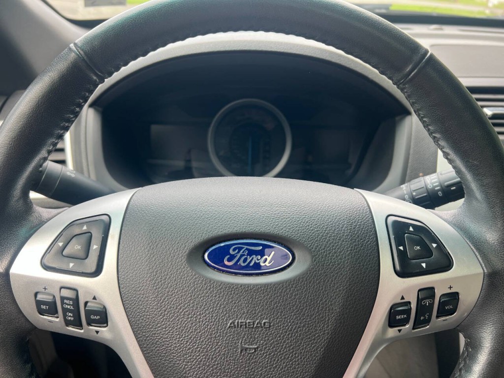 2015 Ford Explorer Image 25
