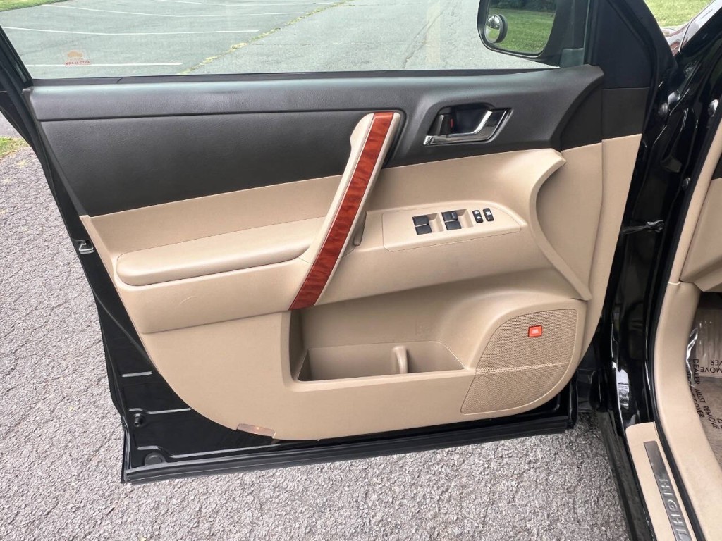 2009 Toyota Highlander Image 8