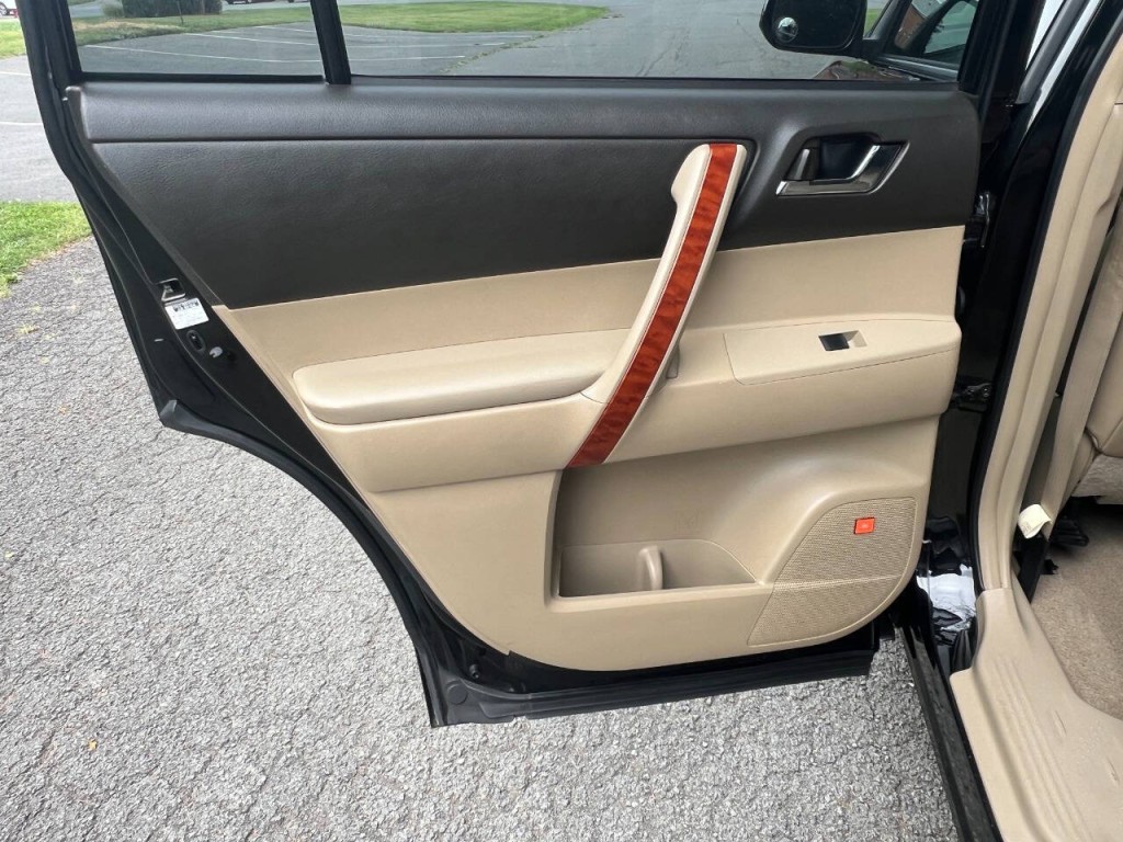 2009 Toyota Highlander Image 10