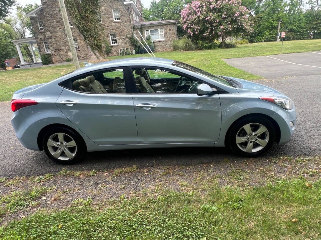 2012 Hyundai Elantra Image 4