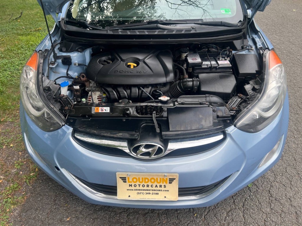 2012 Hyundai Elantra Image 19