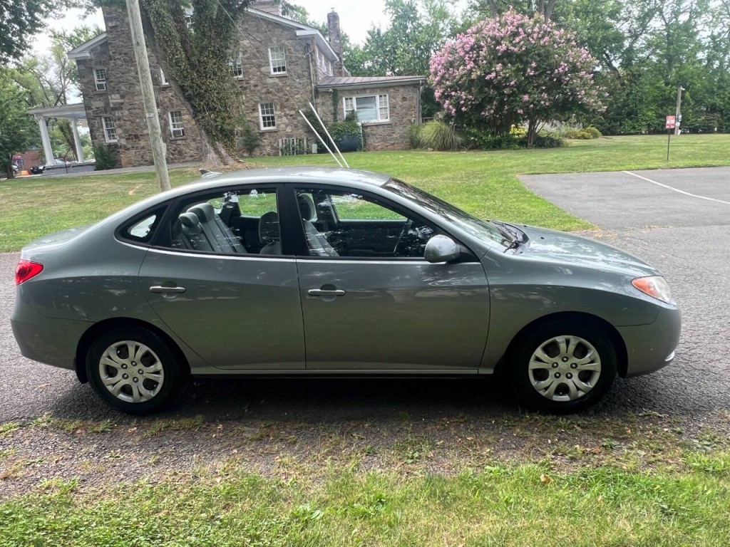 2010 Hyundai Elantra Image 4