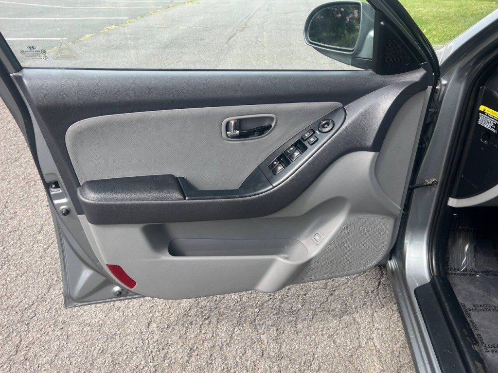 2010 Hyundai Elantra Image 8