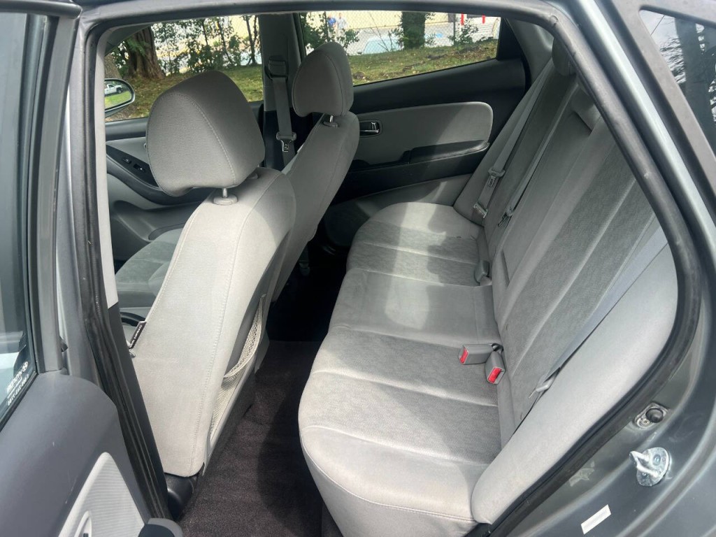 2010 Hyundai Elantra Image 11