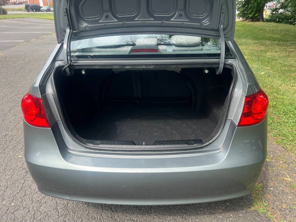 2010 Hyundai Elantra Image 12