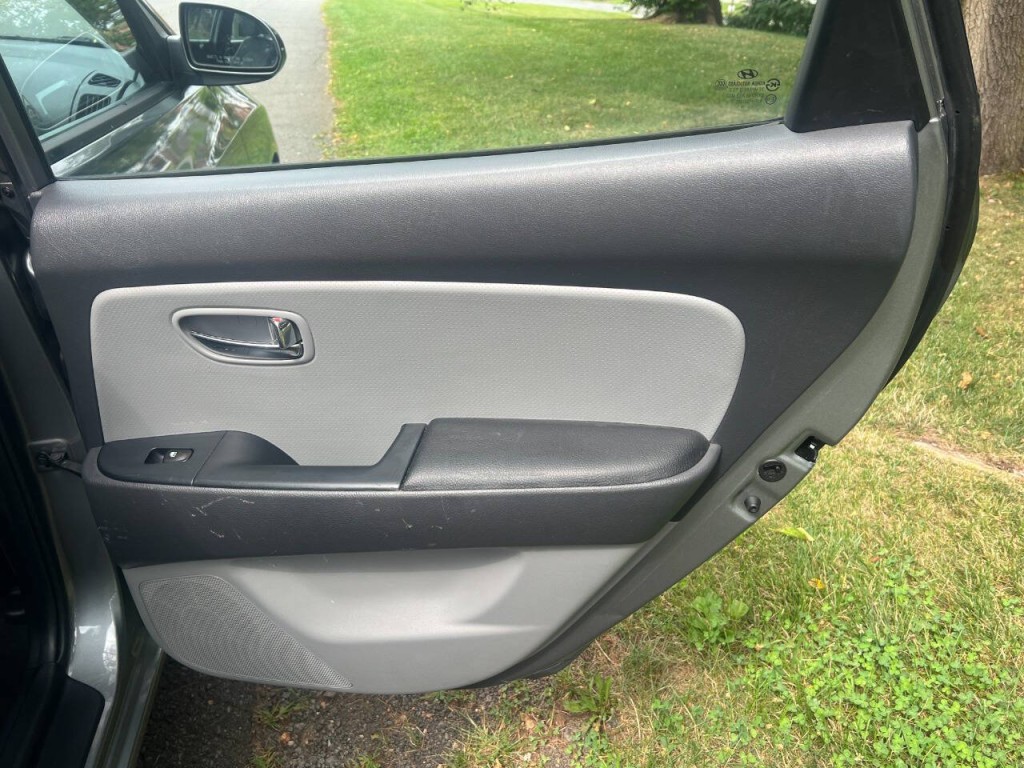 2010 Hyundai Elantra Image 13