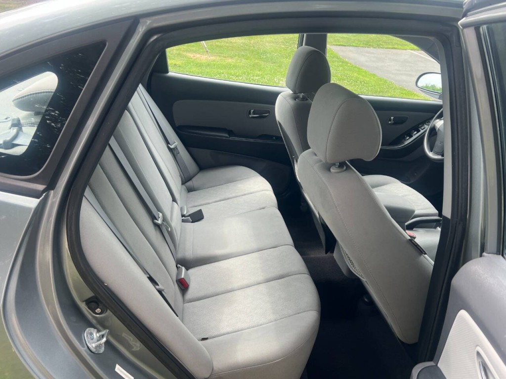 2010 Hyundai Elantra Image 14