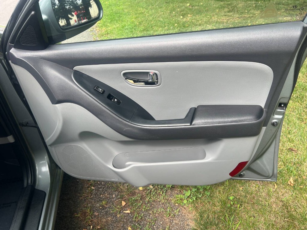 2010 Hyundai Elantra Image 15