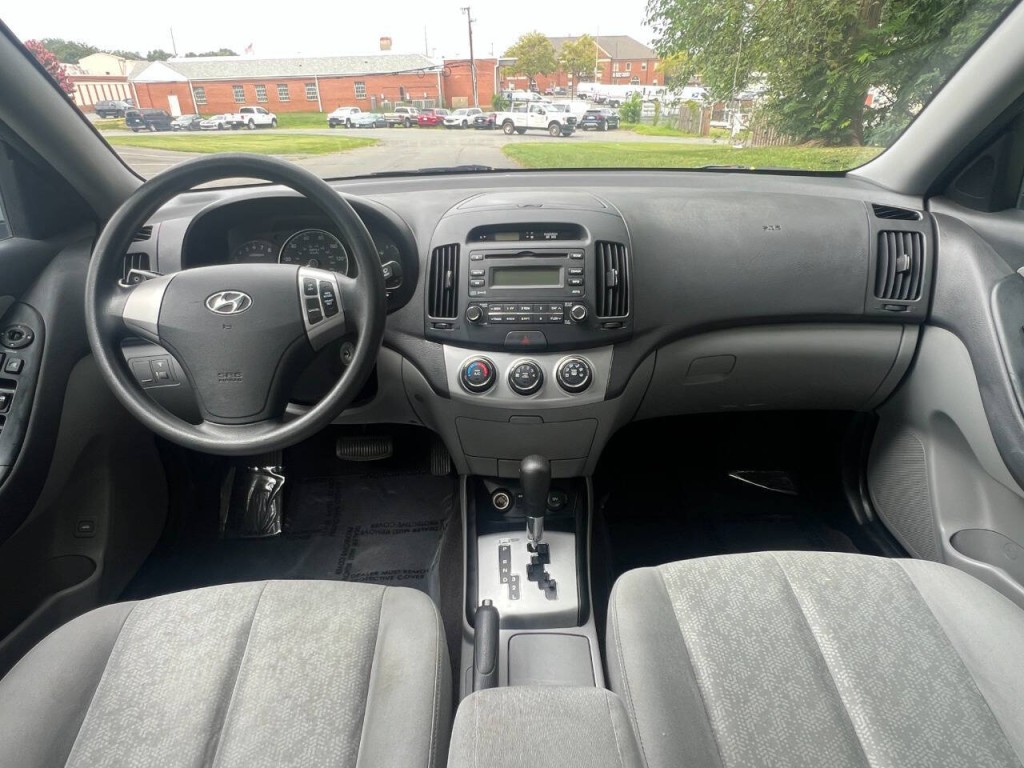 2010 Hyundai Elantra Image 17