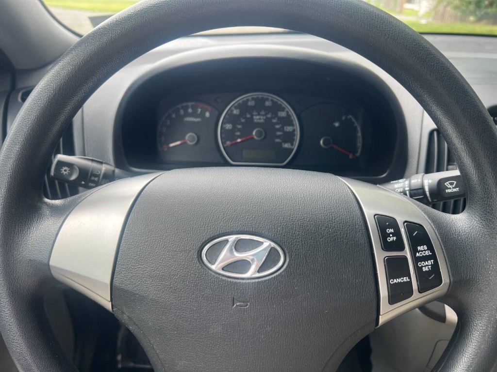 2010 Hyundai Elantra Image 21