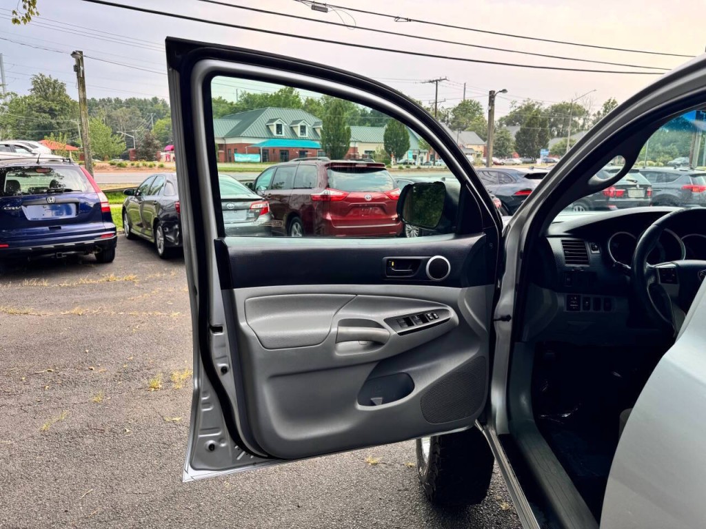 2013 Toyota Tacoma Image 9