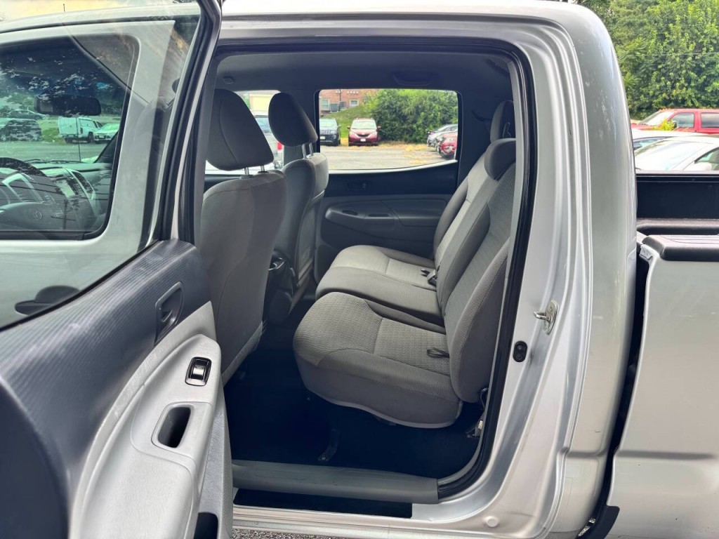 2013 Toyota Tacoma Image 12