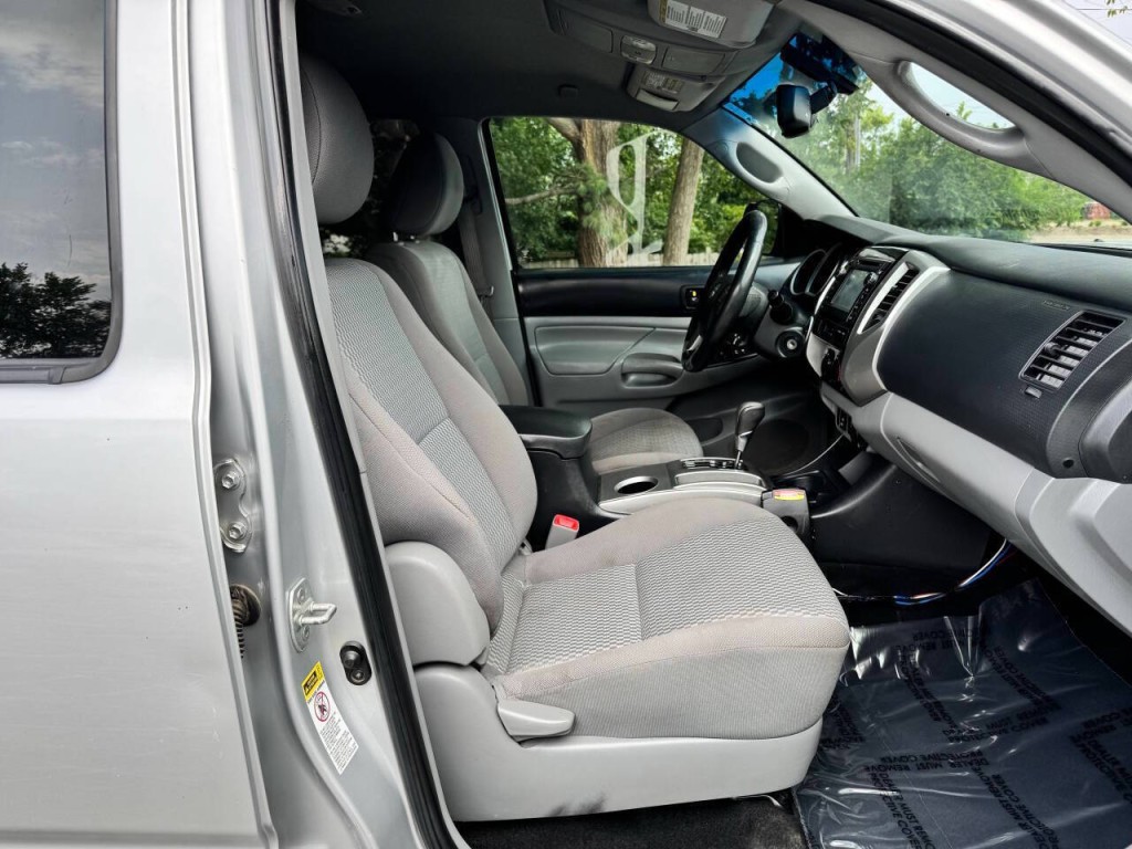 2013 Toyota Tacoma Image 17