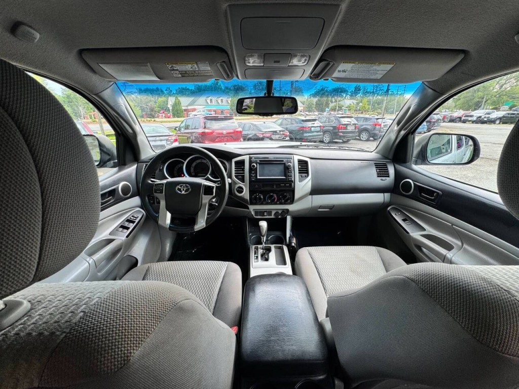 2013 Toyota Tacoma Image 21