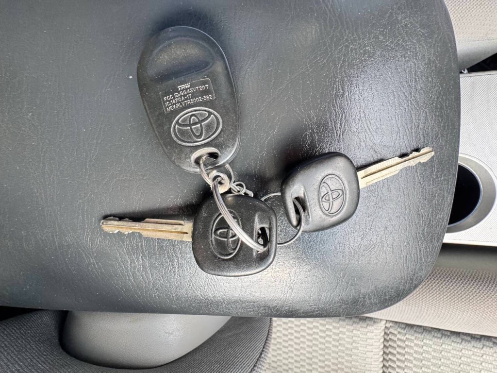 2013 Toyota Tacoma Image 24