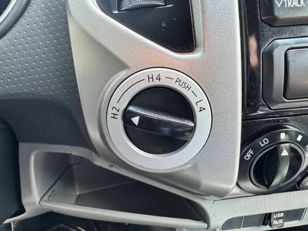 2013 Toyota Tacoma Image 25