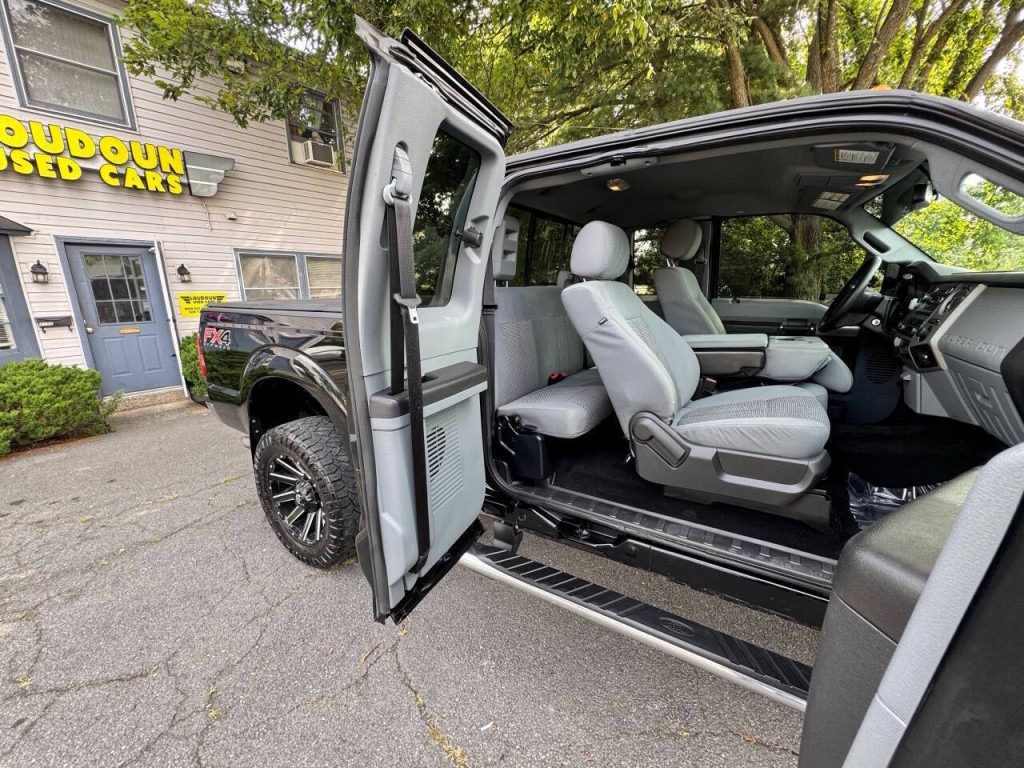 2016 Ford F-350 Image 16