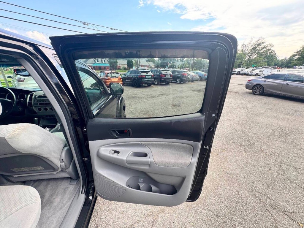 2011 Toyota Tacoma Image 13