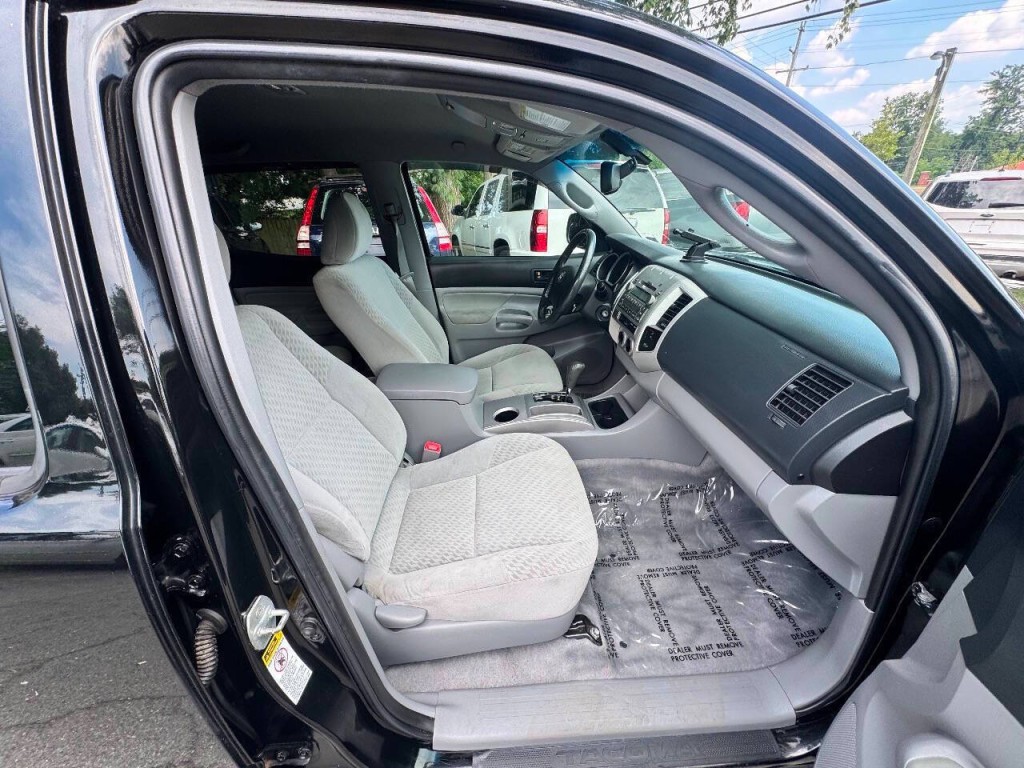 2011 Toyota Tacoma Image 16
