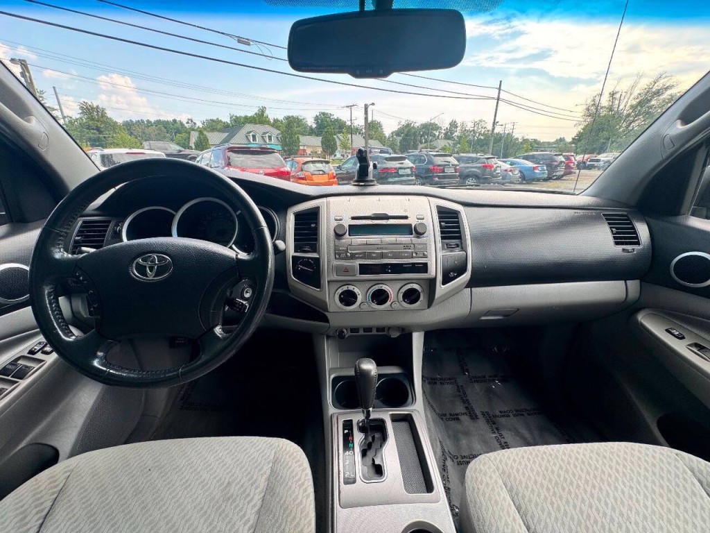 2011 Toyota Tacoma Image 19