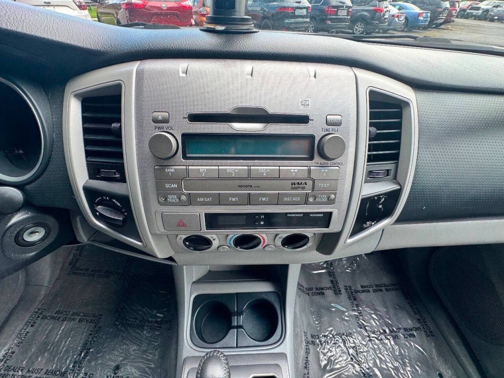 2011 Toyota Tacoma Image 21