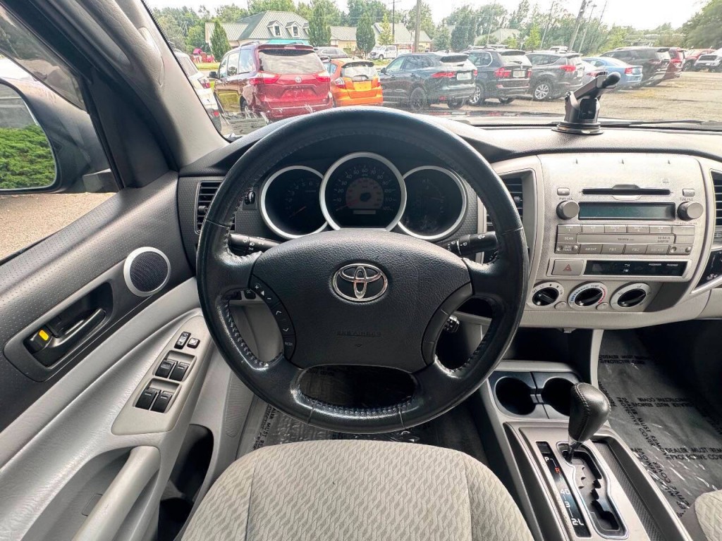 2011 Toyota Tacoma Image 22