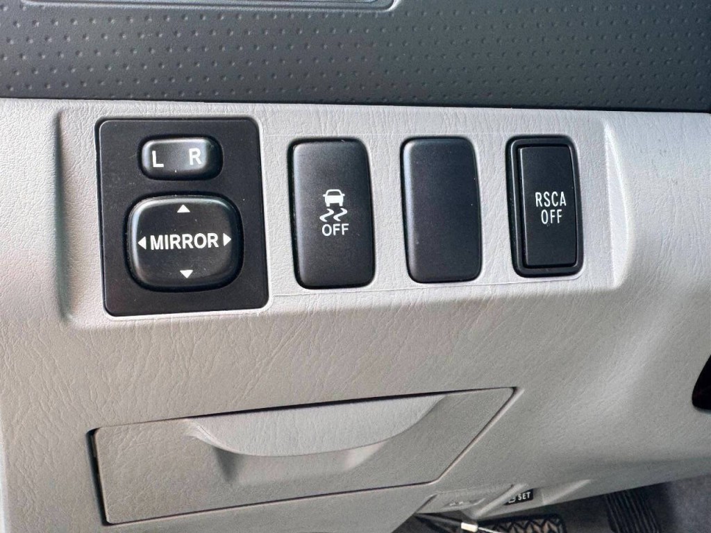 2011 Toyota Tacoma Image 23