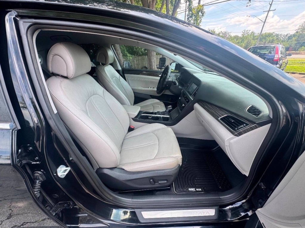 2015 Hyundai Sonata Image 16