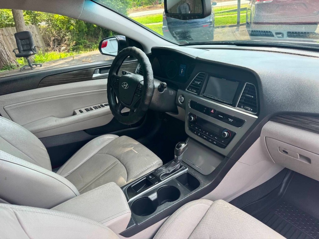 2015 Hyundai Sonata Image 17
