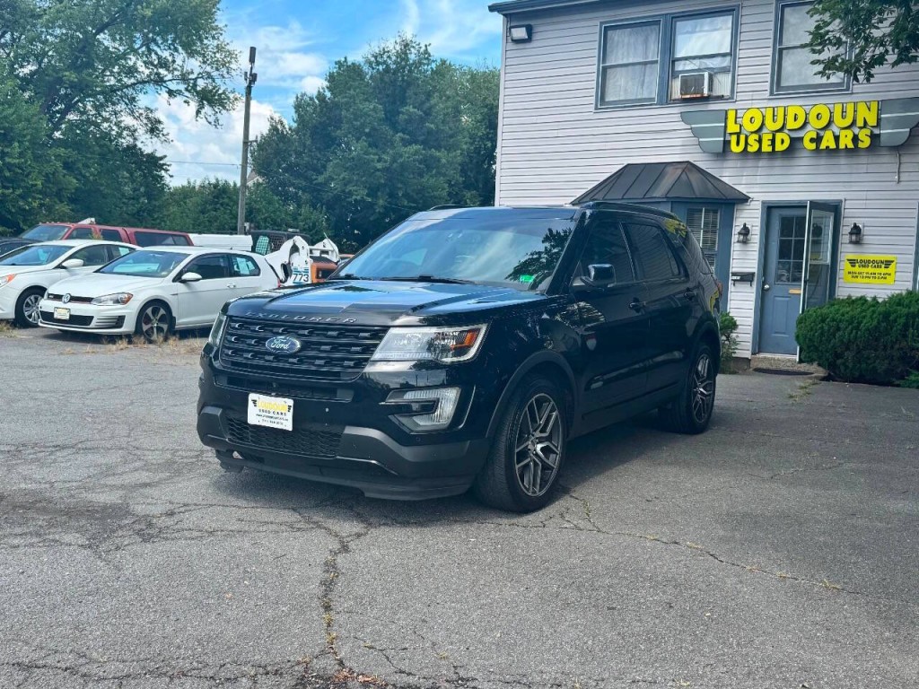 2016 Ford Explorer Image 1