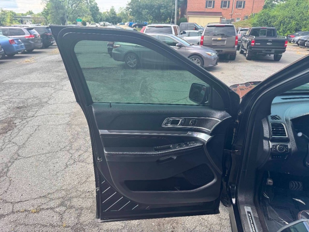 2016 Ford Explorer Image 7