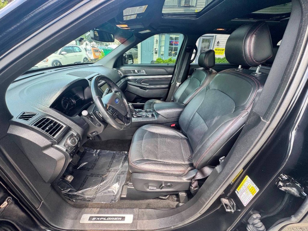 2016 Ford Explorer Image 8