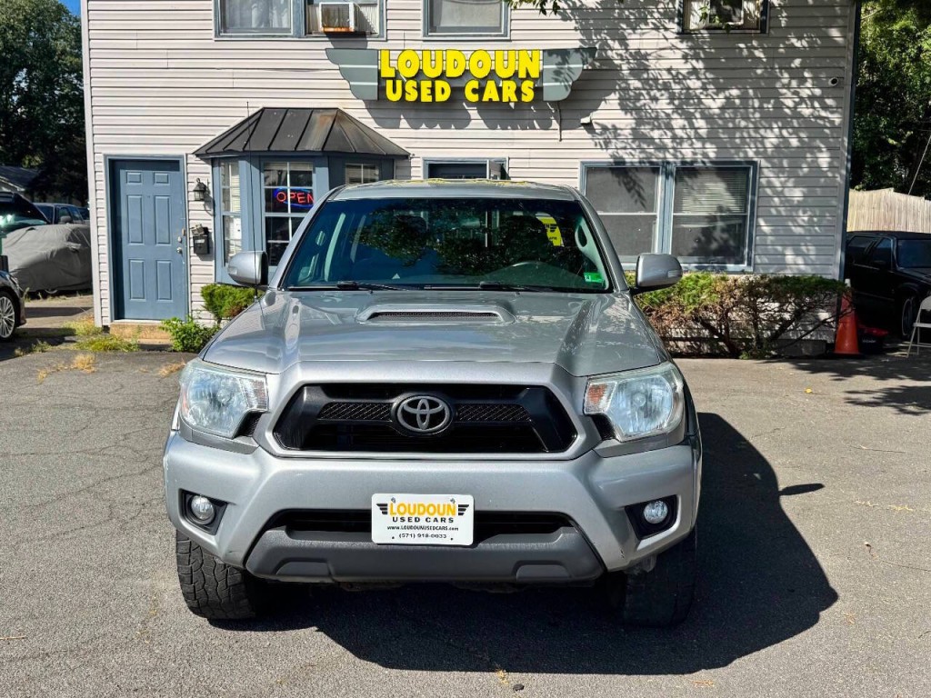 2015 Toyota Tacoma Image 2